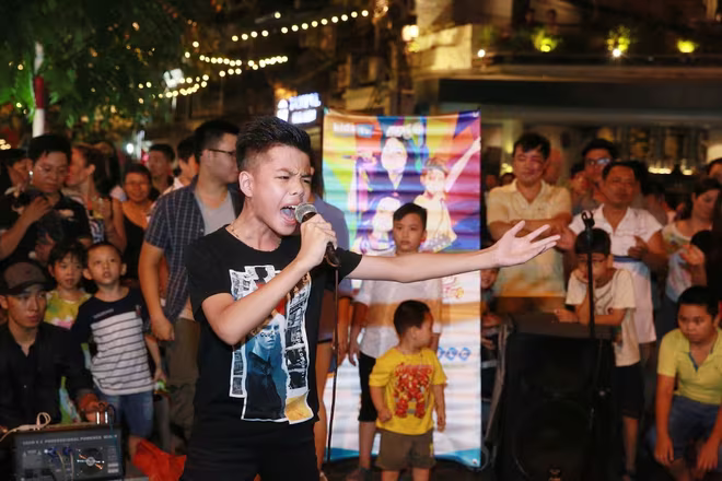 "Nhí Tài Năng" làm "nổ tung" sân khấu phố cổ Hà Nội ảnh 5 "Nhí Tài Năng" làm "nổ tung" sân khấu phố cổ Hà Nội ảnh 5