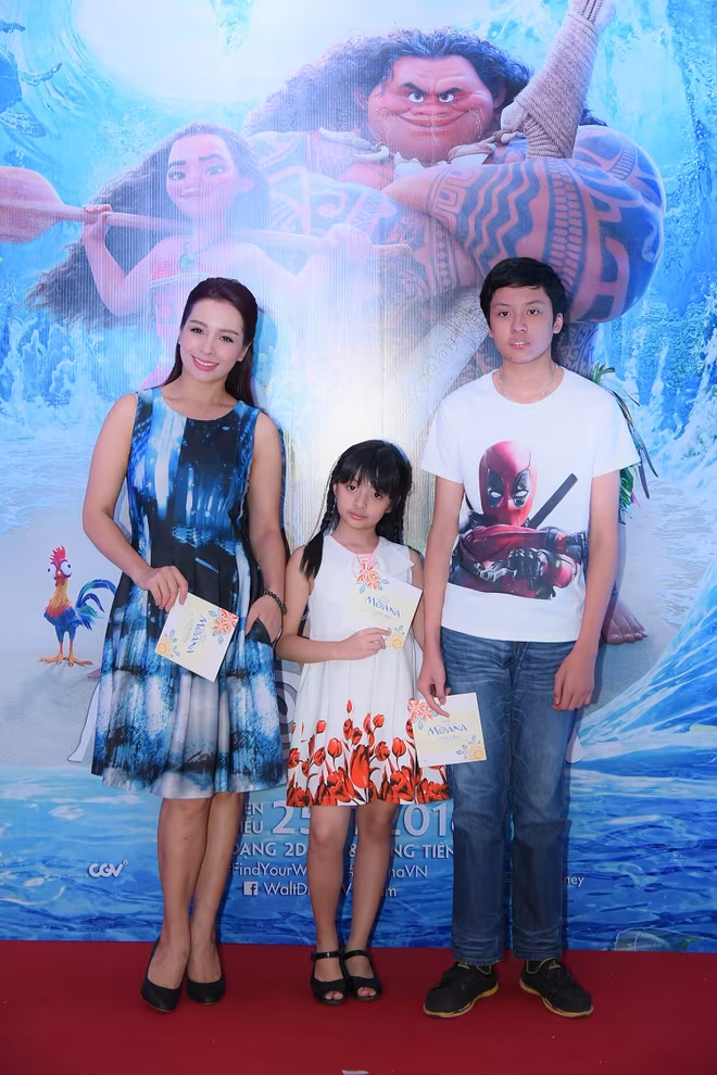 "Sao" Việt nô nức đi xem siêu phẩm phim hoạt hình của Disney  ảnh 9 "Sao" Việt nô nức đi xem siêu phẩm phim hoạt hình của Disney  ảnh 9