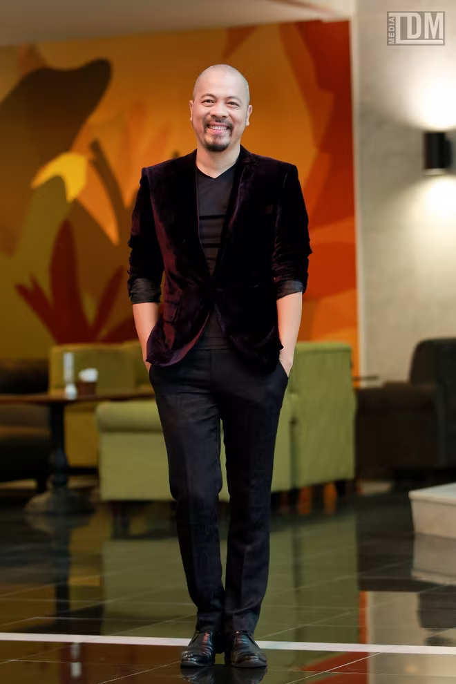 Nhà thiết kế Đức Hùng bảnh bao đọ dáng với MC Anh Tuấn ảnh 5