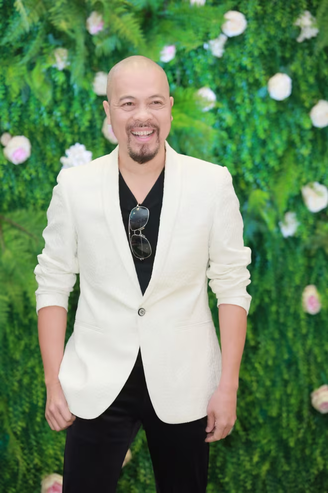 Nhà thiết kế Đức Hùng bảnh bao tìm kiếm gương mặt "xinh tự nhiên" ảnh 7