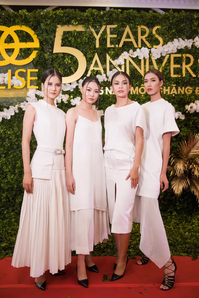 Hoa hậu Mỹ Linh "đọ" sắc với đàn chị Ngọc Hân  ảnh 7