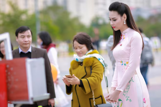 Ngắm nhan sắc rạng ngời của Hoa hậu Biển Thùy Trang  ảnh 9 Ngắm nhan sắc rạng ngời của Hoa hậu Biển Thùy Trang  ảnh 9