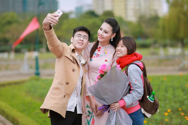 Ngắm nhan sắc rạng ngời của Hoa hậu Biển Thùy Trang  ảnh 7 Ngắm nhan sắc rạng ngời của Hoa hậu Biển Thùy Trang  ảnh 7