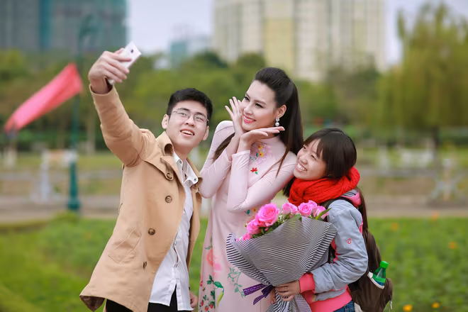 Ngắm nhan sắc rạng ngời của Hoa hậu Biển Thùy Trang  ảnh 8 Ngắm nhan sắc rạng ngời của Hoa hậu Biển Thùy Trang  ảnh 8