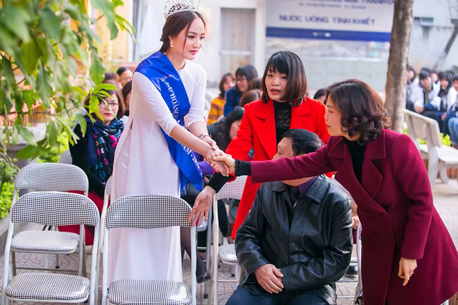Nghĩa cử "uống nước nhớ nguồn" của Nữ hoàng đá quý Nguyễn Thị Oanh ảnh 2 Nghĩa cử "uống nước nhớ nguồn" của Nữ hoàng đá quý Nguyễn Thị Oanh ảnh 2