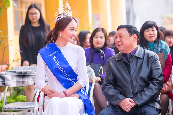 Nghĩa cử "uống nước nhớ nguồn" của Nữ hoàng đá quý Nguyễn Thị Oanh ảnh 10 Nghĩa cử "uống nước nhớ nguồn" của Nữ hoàng đá quý Nguyễn Thị Oanh ảnh 10