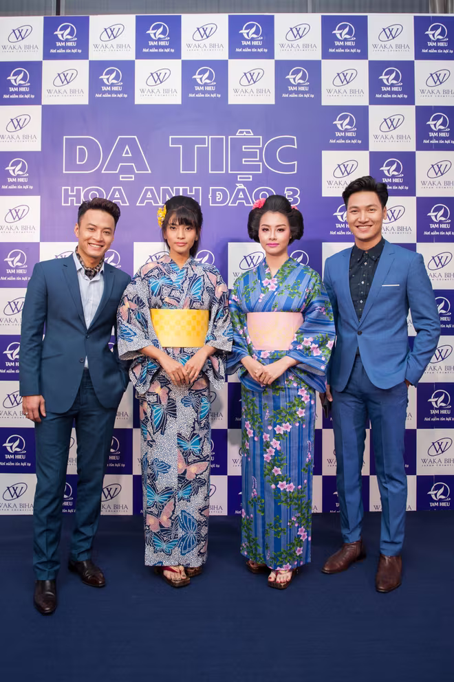 Dàn "sao" đẹp lạ trong trang phục Kimono ảnh 13 Dàn "sao" đẹp lạ trong trang phục Kimono ảnh 13