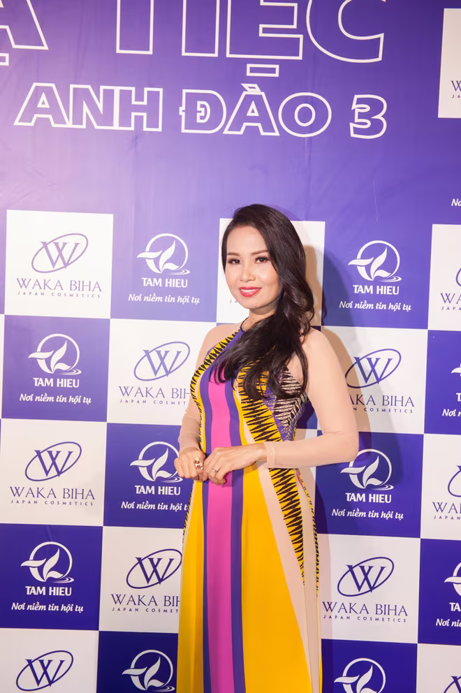 Dàn "sao" đẹp lạ trong trang phục Kimono ảnh 7 Dàn "sao" đẹp lạ trong trang phục Kimono ảnh 7