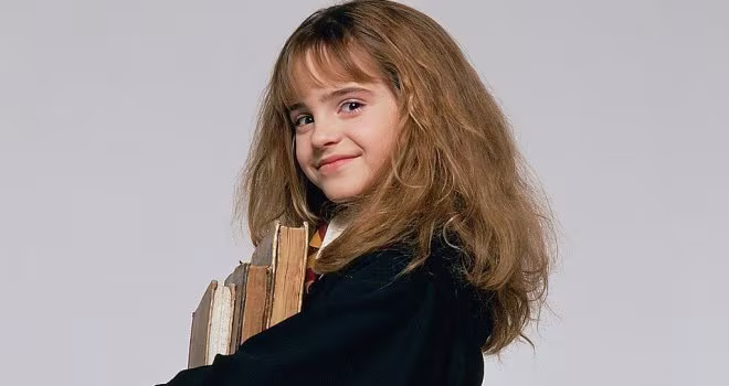 Những điểm tương đồng khó tin giữa Emma Watson với Belle trong "Người đẹp và quái vật" ảnh 1 Những điểm tương đồng khó tin giữa Emma Watson với Belle trong "Người đẹp và quái vật" ảnh 1