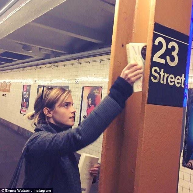 Những điểm tương đồng khó tin giữa Emma Watson với Belle trong "Người đẹp và quái vật" ảnh 3 Những điểm tương đồng khó tin giữa Emma Watson với Belle trong "Người đẹp và quái vật" ảnh 3
