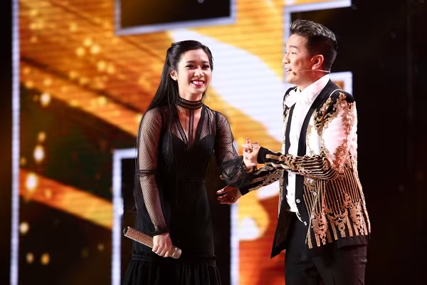 "Ngọc nữ Bolero" Helen Thủy lên tiếng về tin đồn có "đại gia" chống lưng ảnh 3 "Ngọc nữ Bolero" Helen Thủy lên tiếng về tin đồn có "đại gia" chống lưng ảnh 3