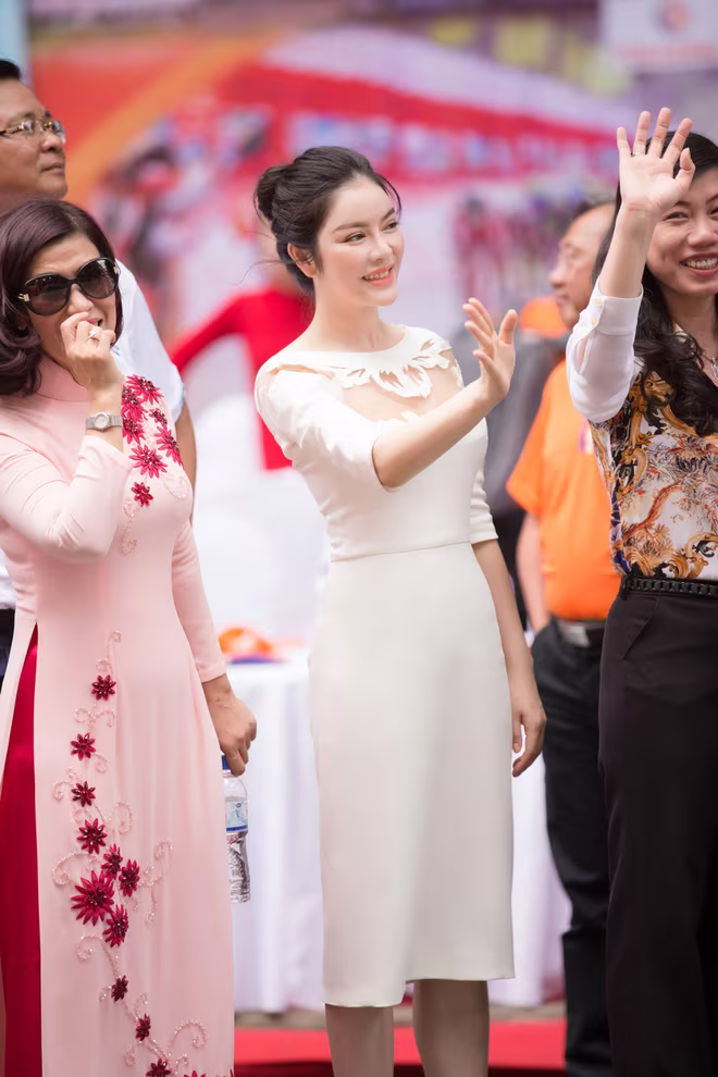 Lý Nhã Kỳ khoe thần thái sang trọng hiếm có ảnh 3 Lý Nhã Kỳ khoe thần thái sang trọng hiếm có ảnh 3