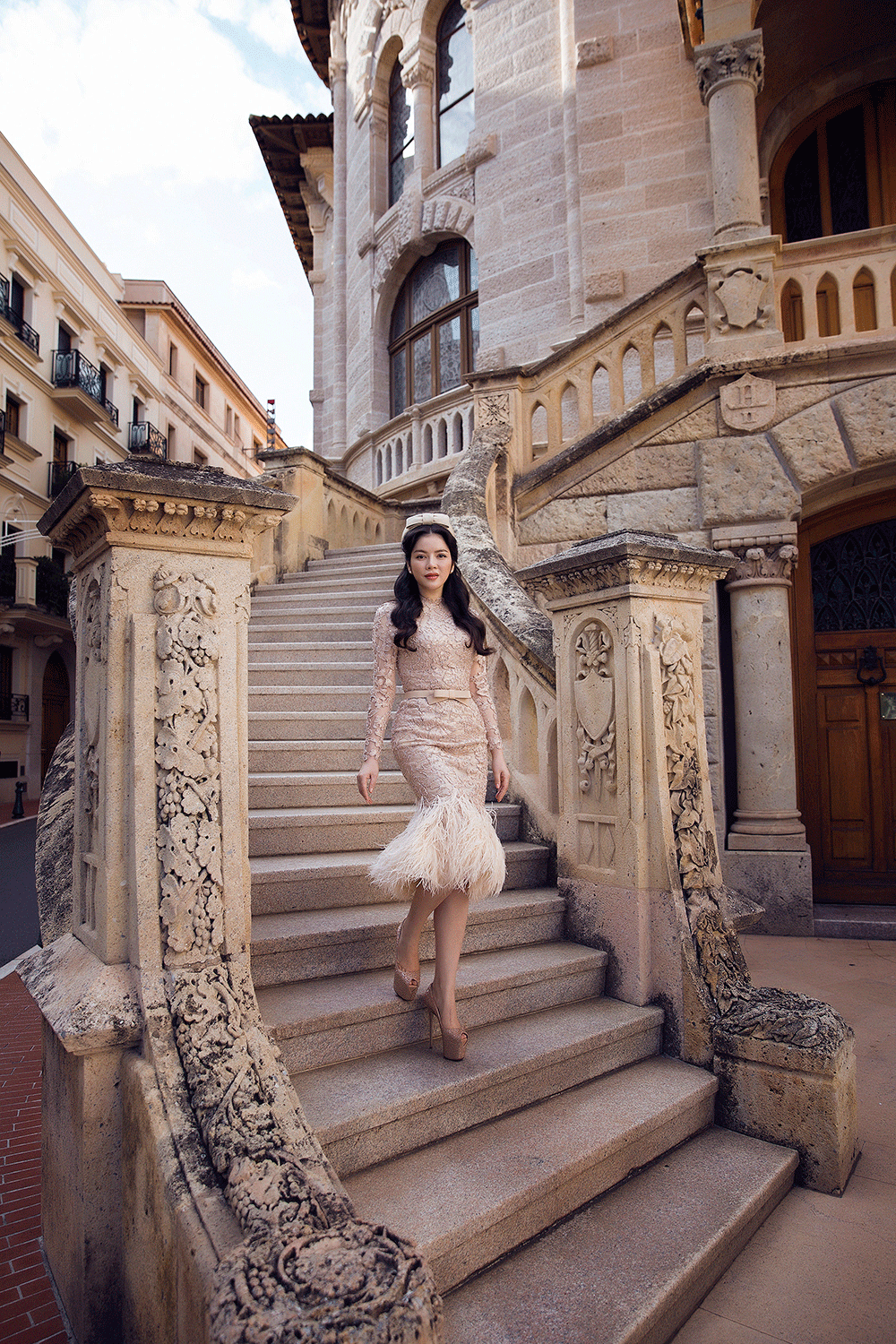 Vẻ đẹp cổ điển của Lý Nhã Kỳ bên lâu đài châu Âu ảnh 8