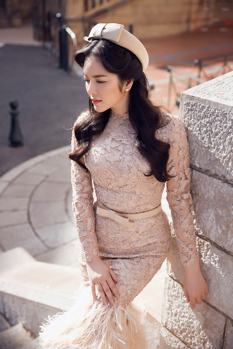 Vẻ đẹp cổ điển của Lý Nhã Kỳ bên lâu đài châu Âu ảnh 5