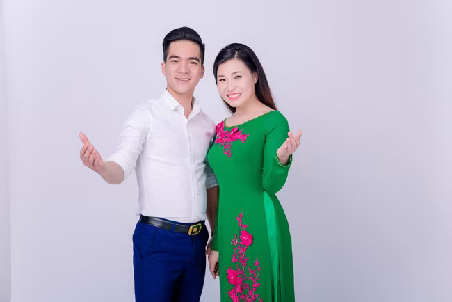 Tuổi thơ dữ dội khó tin của cặp đôi "bản sao" Đan Trường - Cẩm Ly ảnh 1