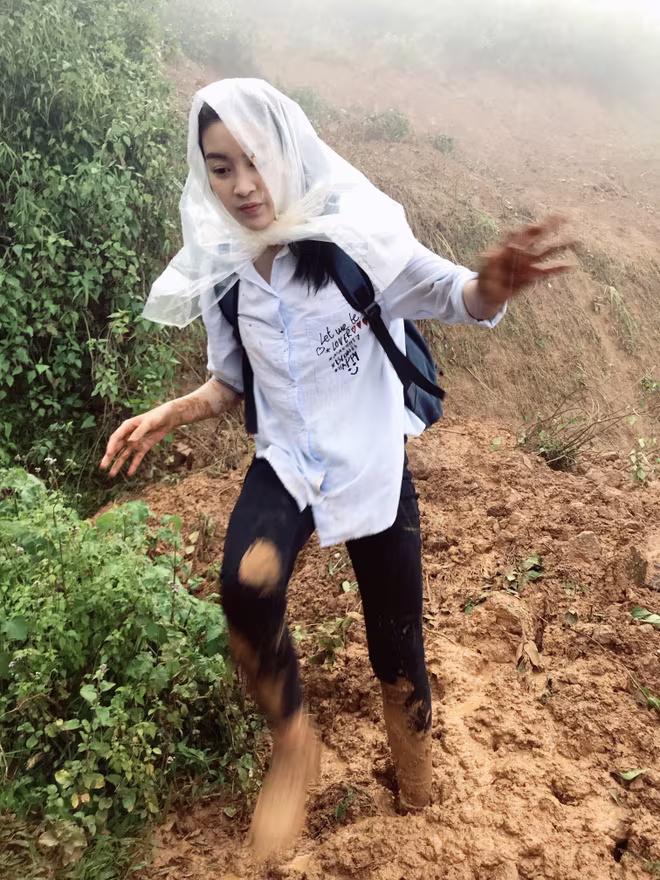 Thông tin mới nhất về việc Hoa hậu Mỹ Linh bị mất liên lạc tại vùng lũ Yên Bái ảnh 1 Thông tin mới nhất về việc Hoa hậu Mỹ Linh bị mất liên lạc tại vùng lũ Yên Bái ảnh 1