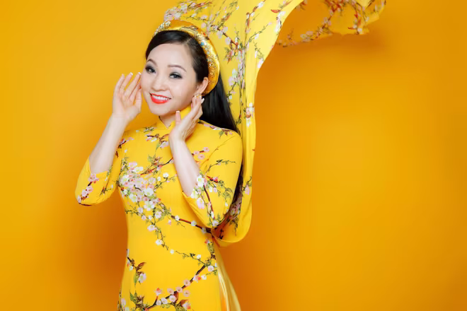 NSƯT Khánh Hòa: Bất ngờ với giọng hát "Bolero" mới được "khai quật" ảnh 2 NSƯT Khánh Hòa: Bất ngờ với giọng hát "Bolero" mới được "khai quật" ảnh 2