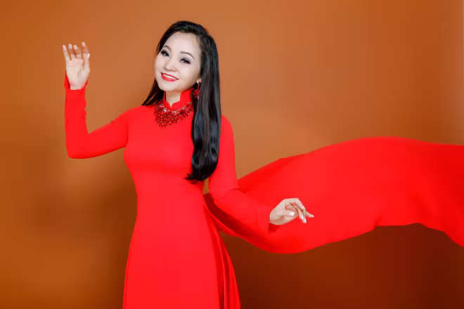 NSƯT Khánh Hòa: Bất ngờ với giọng hát "Bolero" mới được "khai quật" ảnh 1 NSƯT Khánh Hòa: Bất ngờ với giọng hát "Bolero" mới được "khai quật" ảnh 1