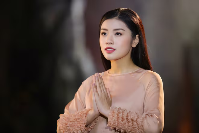 "Sao Mai" Thu Hằng tìm về với nhạc Phật để được tĩnh tâm ảnh 1 "Sao Mai" Thu Hằng tìm về với nhạc Phật để được tĩnh tâm ảnh 1
