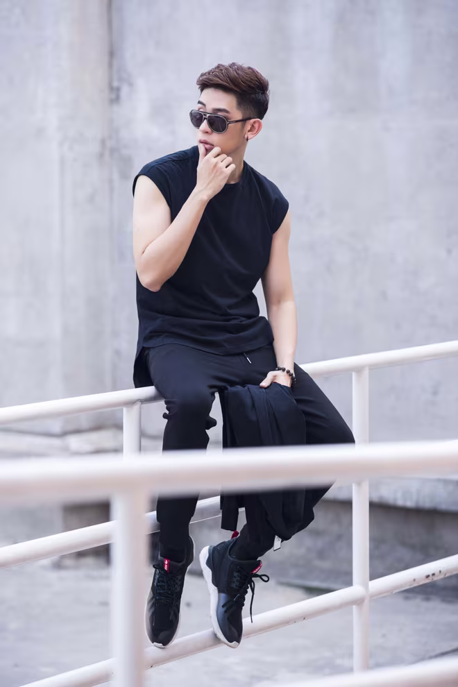 Siêu mẫu Minh Trung được cấp phép thi "Nam vương quốc tế 2018" ảnh 6