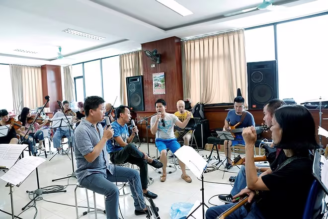 Vé "chợ đen" liveshow Trọng Tấn – Đăng Dương – Việt Hoàn lên tới 12 triệu đồng/cặp   ảnh 5 Vé "chợ đen" liveshow Trọng Tấn – Đăng Dương – Việt Hoàn lên tới 12 triệu đồng/cặp   ảnh 5