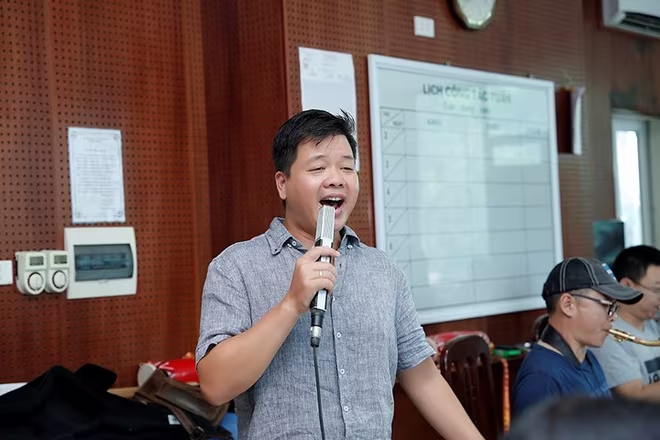 Vé "chợ đen" liveshow Trọng Tấn – Đăng Dương – Việt Hoàn lên tới 12 triệu đồng/cặp   ảnh 7 Vé "chợ đen" liveshow Trọng Tấn – Đăng Dương – Việt Hoàn lên tới 12 triệu đồng/cặp   ảnh 7