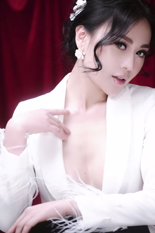 Đạo diễn "Quỳnh búp bê" nhiều lần rơi nước mắt vì quá thương Phương Oanh ảnh 6