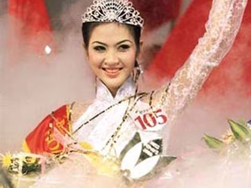 Hoa hậu Thiên Nga tiết lộ lý do chung thủy với màu trắng ảnh 4 Hoa hậu Thiên Nga tiết lộ lý do chung thủy với màu trắng ảnh 4