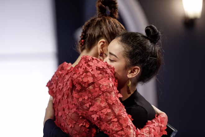 Cô gái gây "sốc" sân chơi "The Face" vì tiết lộ chỉ có 8 ngón tay ảnh 2