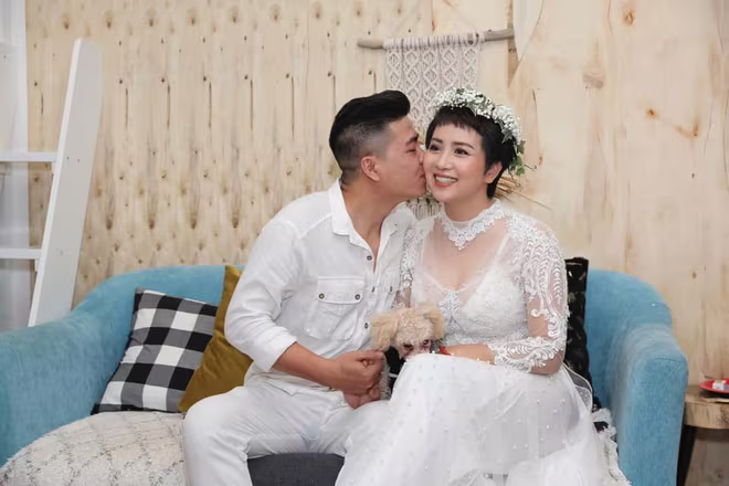 Sau 13 năm làm mẹ đơn thân, "nữ hoàng Wushu" Thúy Hiền tái hôn ở tuổi 40 ảnh 1 Sau 13 năm làm mẹ đơn thân, "nữ hoàng Wushu" Thúy Hiền tái hôn ở tuổi 40 ảnh 1