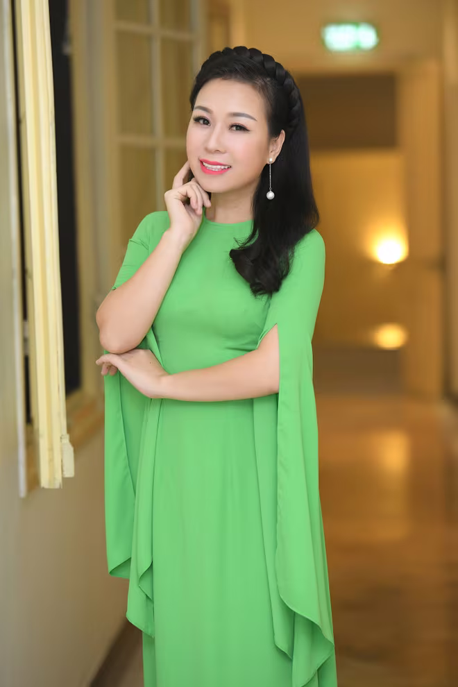 Ca sĩ Thu Hà lần đầu tiên tiết lộ về cô em gái ruột tài năng Linh Hoa ảnh 1