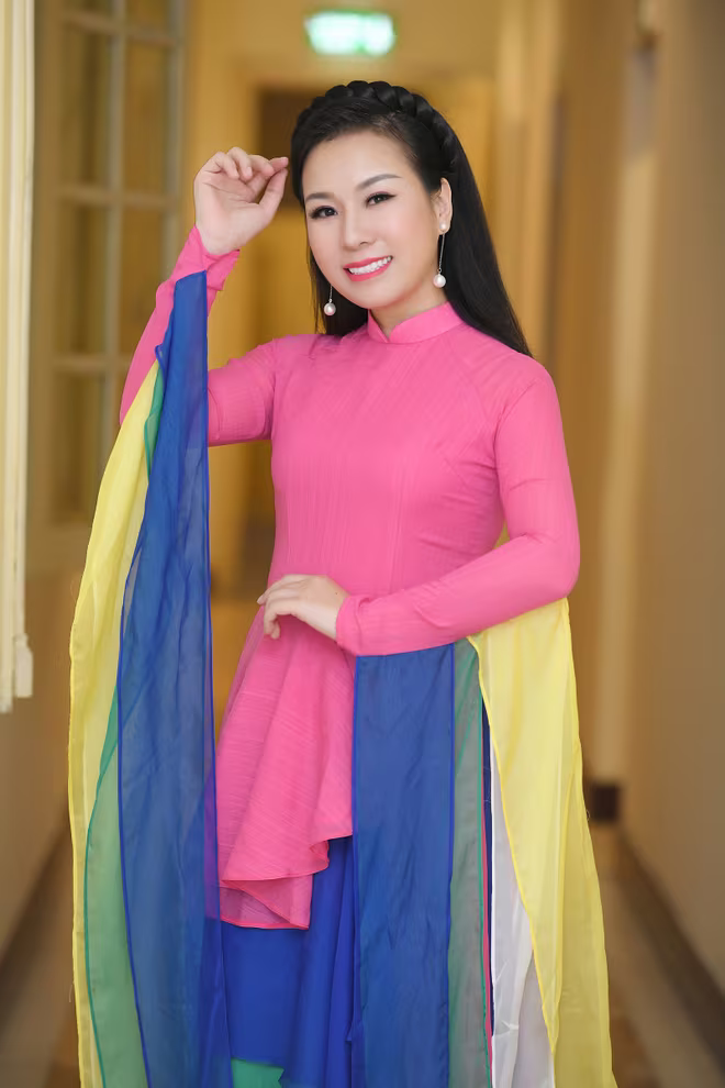 Ca sĩ Thu Hà lần đầu tiên tiết lộ về cô em gái ruột tài năng Linh Hoa ảnh 3