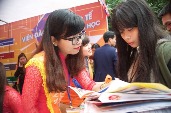 Trường đại học tung "át chủ bài" để hút tuyển sinh ảnh 2 Trường đại học tung "át chủ bài" để hút tuyển sinh ảnh 2