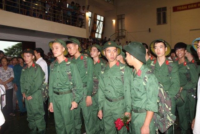 Chủ tịch UBND TP Nguyễn Thế Thảo động viên tân binh lên đường nhập ngũ ảnh 1 Chủ tịch UBND TP Nguyễn Thế Thảo động viên tân binh lên đường nhập ngũ ảnh 1