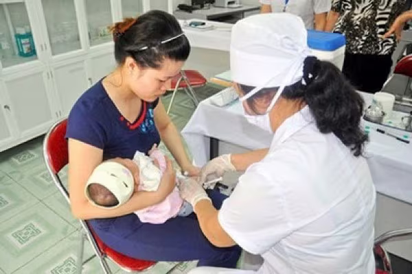 Tai biến tử vong do tiêm chủng mở rộng được bồi thường đến 100 triệu đồng ảnh 1 Tai biến tử vong do tiêm chủng mở rộng được bồi thường đến 100 triệu đồng ảnh 1