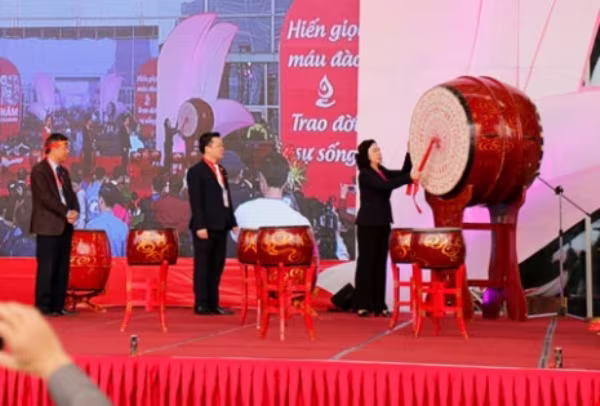 30.000 người tham dự lễ hội hiến máu lớn nhất trong năm tại Hà Nội ảnh 1 30.000 người tham dự lễ hội hiến máu lớn nhất trong năm tại Hà Nội ảnh 1