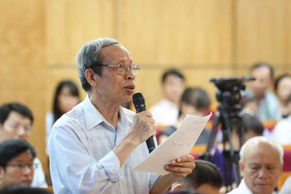 Cử tri Hà Nội đề nghị Tổng Bí thư cho ý kiến về việc kỷ luật ông Đinh La Thăng ảnh 3 Cử tri Hà Nội đề nghị Tổng Bí thư cho ý kiến về việc kỷ luật ông Đinh La Thăng ảnh 3