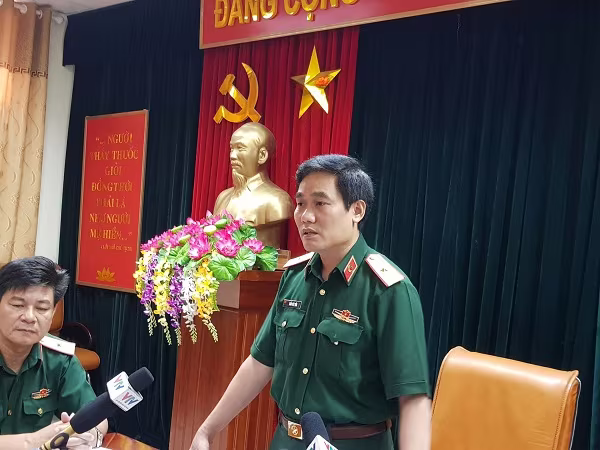 Bệnh viện 103 nói không có chuyện "côn đồ "bảo kê" xe cứu thương ra vào đón bệnh nhân" ảnh 1