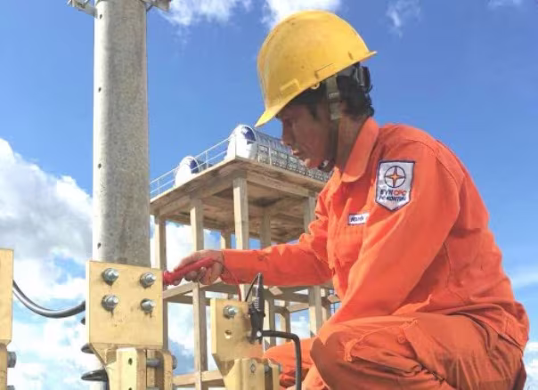 Choáng váng khi nhận thông báo nộp tiền điện tháng 4 ảnh 1