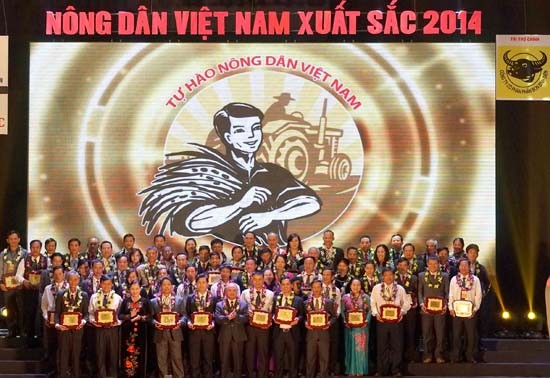 Vinh danh 63 nông dân tỷ phú làm giàu từ gà, vịt ảnh 1 Vinh danh 63 nông dân tỷ phú làm giàu từ gà, vịt ảnh 1