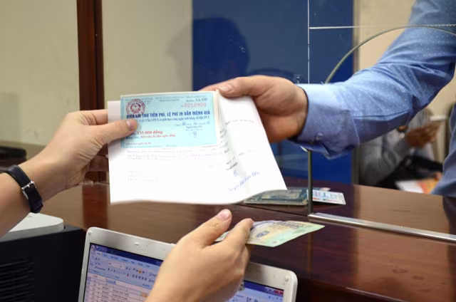 Ngày đầu tiên cấp giấy phép lái xe quốc tế ảnh 3 Ngày đầu tiên cấp giấy phép lái xe quốc tế ảnh 3