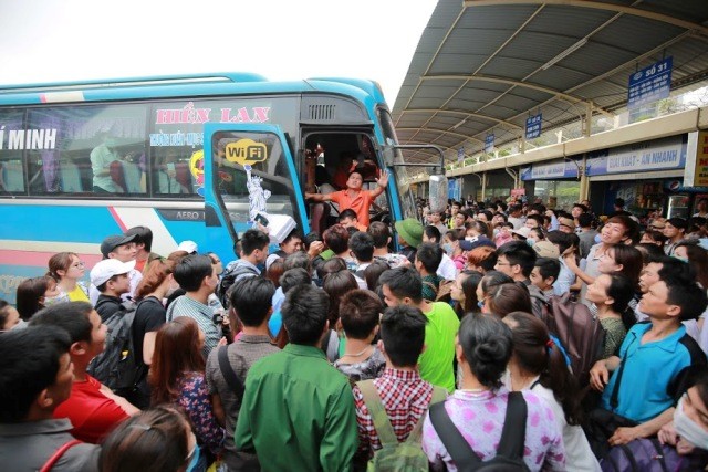 Người dân ùn ùn rời khỏi Thủ đô ảnh 6 Người dân ùn ùn rời khỏi Thủ đô ảnh 6