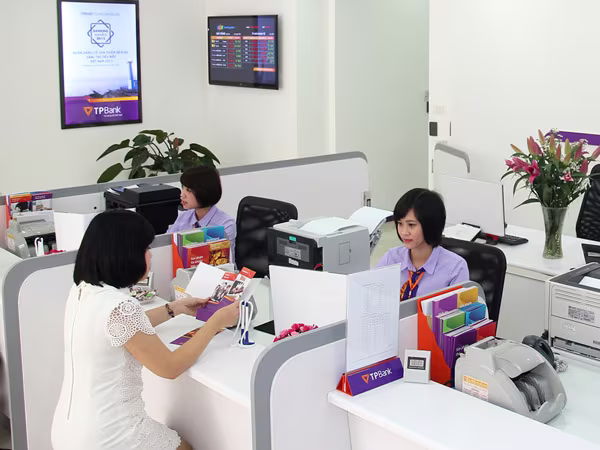 Giảm 17 ngân hàng, xử lý hơn 424.000 tỷ đồng nợ xấu ảnh 1