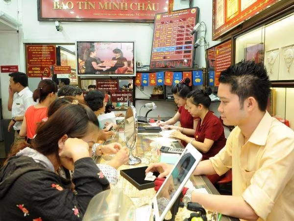 Giá vàng hôm nay (5-11): Lùi về sát mốc 33 triệu đồng/lượng ảnh 1 Giá vàng hôm nay (5-11): Lùi về sát mốc 33 triệu đồng/lượng ảnh 1