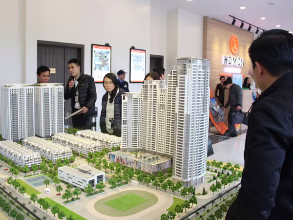 Hàng trăm khách hàng tham dự lễ mở bán đợt 1 Dự án Mon City ảnh 2