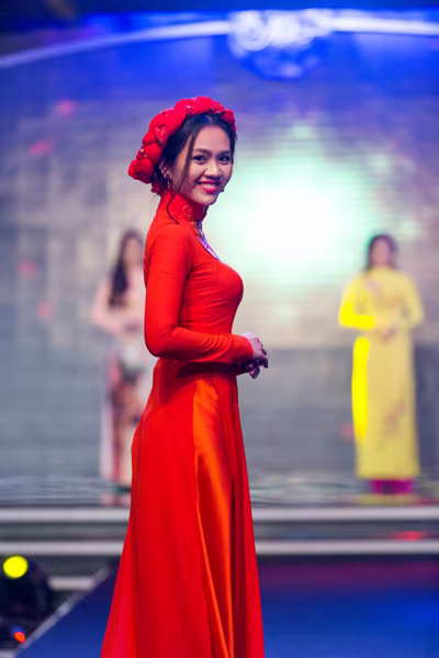 Ngắm nhan sắc Miss Viet Capital Bank 2015 ảnh 2