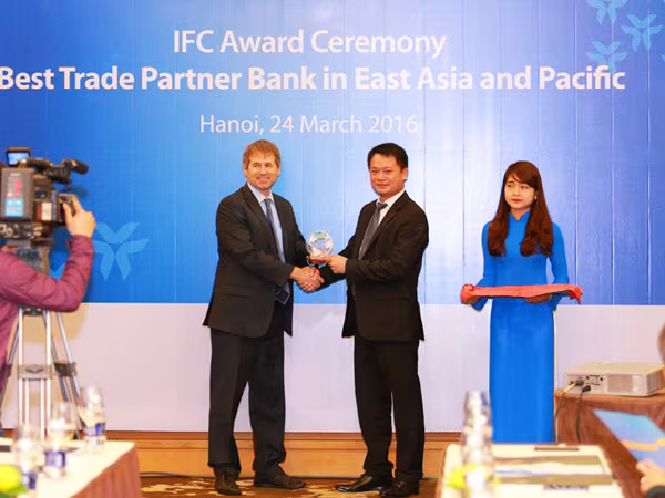 Tài trợ hàng trăm doanh nghiệp, VIB nhận giải thưởng của IFC ảnh 1 Tài trợ hàng trăm doanh nghiệp, VIB nhận giải thưởng của IFC ảnh 1