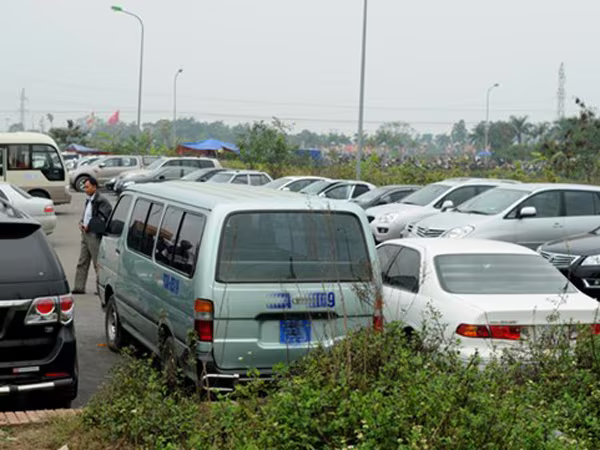 Bộ Tài chính yêu cầu bộ, ngành, địa phương báo cáo thanh lý ô tô công ảnh 1