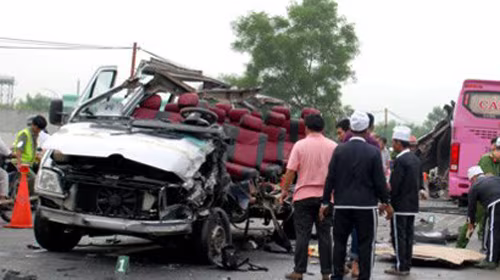 Vụ tai nạn làm 6 người chết ở Tây Ninh: Huy động mọi nguồn lực để cứu chữa nạn nhân ảnh 1 Vụ tai nạn làm 6 người chết ở Tây Ninh: Huy động mọi nguồn lực để cứu chữa nạn nhân ảnh 1