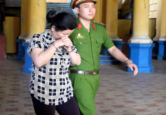 Mơ làm nhân viên an ninh sân bay lương “khủng”, sập bẫy nữ “siêu lừa” ảnh 1 Mơ làm nhân viên an ninh sân bay lương “khủng”, sập bẫy nữ “siêu lừa” ảnh 1